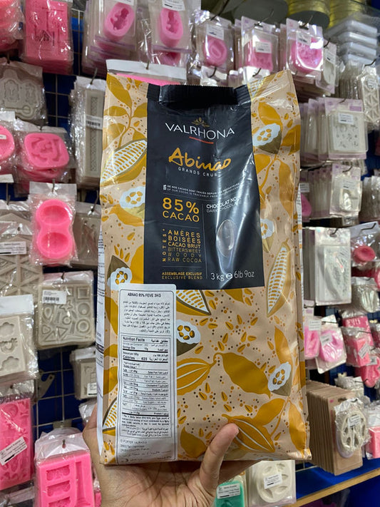 Valrhona Abinao 85% Dark Chocolate Fèves 1kg Repacked